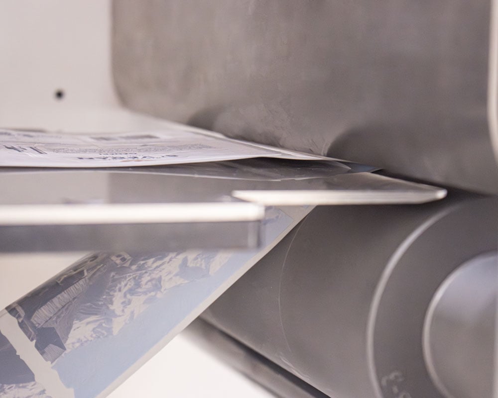 Accoppiatura etichette multistrato ad alta precisione.